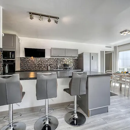 Apartamento Coliving Savana Bedroom - Convenient & Near Cern Saint-Genis-Pouilly