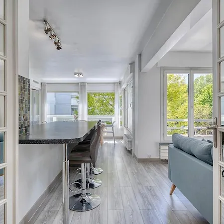Appartement Coliving Savana Bedroom - Convenient & Near Cern *
