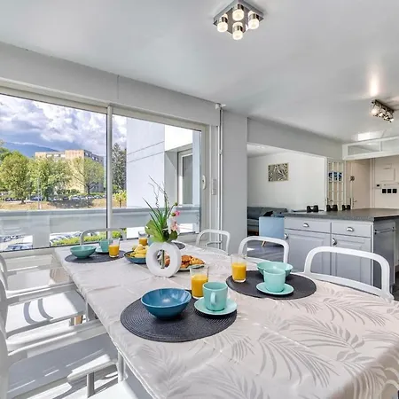 Appartement Coliving Savana Bedroom - Convenient & Near Cern