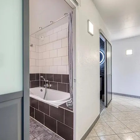 Coliving Savana Bedroom - Convenient & Near Cern *