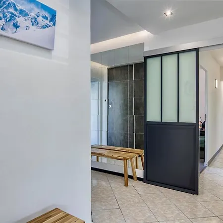 Coliving Savana Bedroom - Convenient & Near Cern شقة سان-جيني-بويي، أين